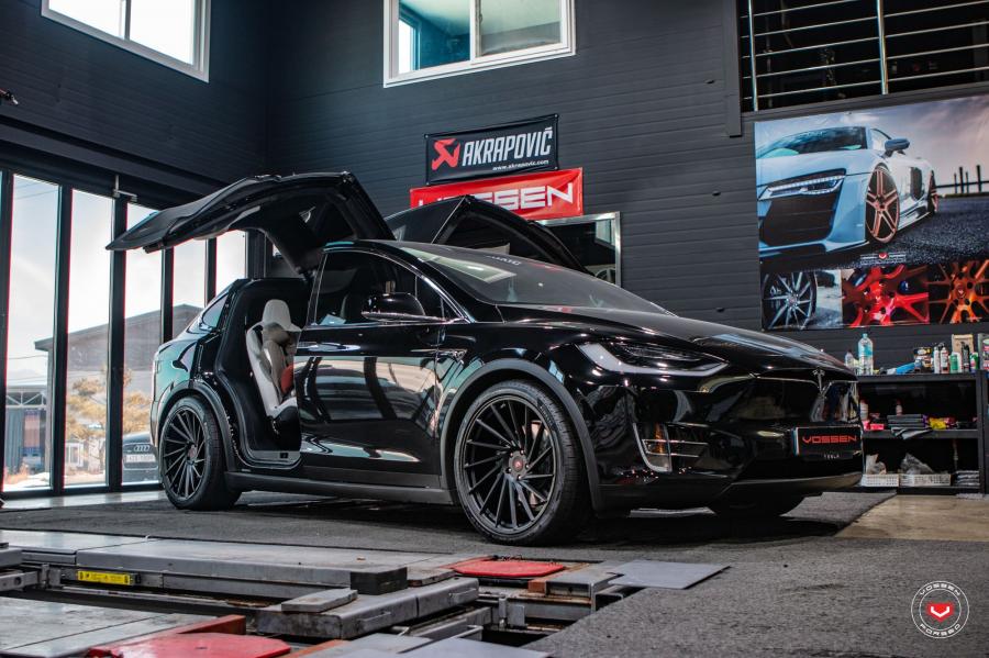  Tesla Model X on Vossen Wheels (VPS-305T) 2019 года  (фото 6 из 7)